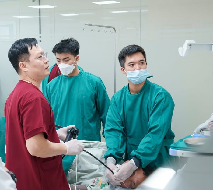 Bác sĩ nội soi sẽ ảnh hưởng tới chi phí nội soi dạ dày