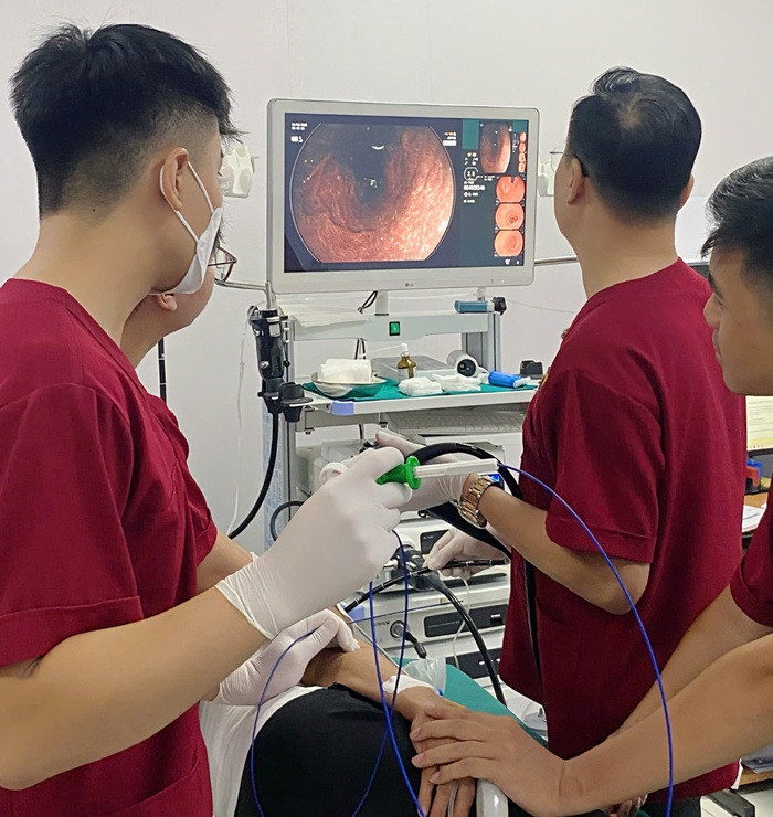 Nội soi để chuẩn đoán polyp hậu môn