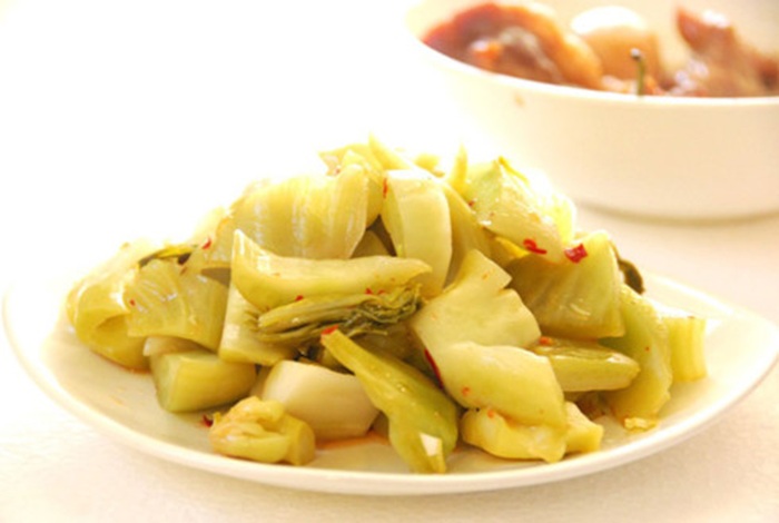 Không nên ăn dưa muối chua khi bị trào ngược dạ dày