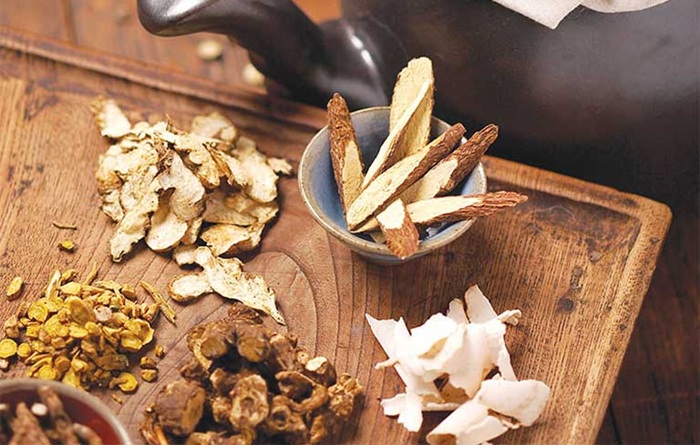 Sử dụng bài thuốc đông y tự nhiên để chữa viêm đại tràng