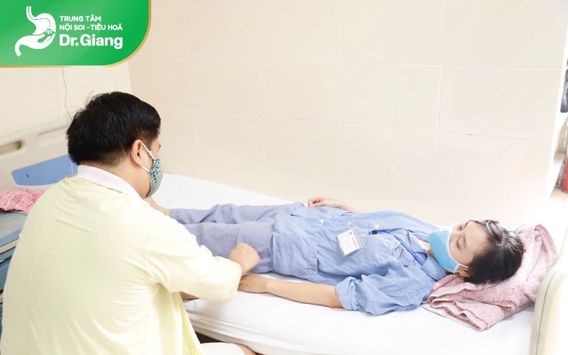 Kết thúc nội soi, bệnh nhân được đưa về phòng hồi sức và nghỉ ngơi