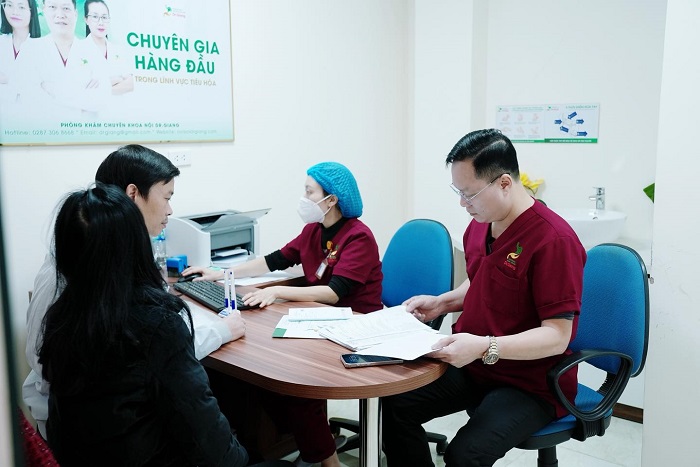 Người bệnh cần thăm khám, xét nghiệm cụ thể trước khi nội soi đại tràng