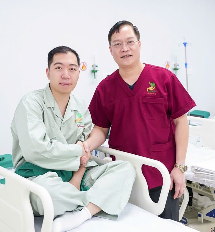 Bác sĩ giỏi chuyên môn cao trực tiếp thực hiện hạn chế đau nhức khi phẫu thuật hậu môn