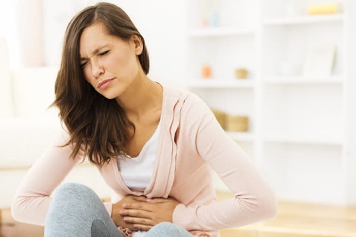 Bị táo bón liên tục có thể dẫn tới nứt kẽ hậu môn