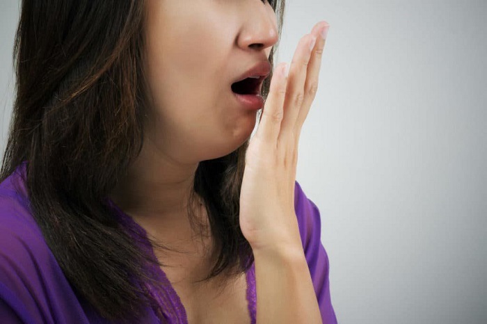 Hôi miệng có thể do trào ngược dạ dày gây nên