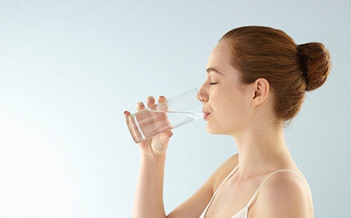 Bổ sung đầy đủ nước cho cơ thể khi bị trào ngược dạ dày